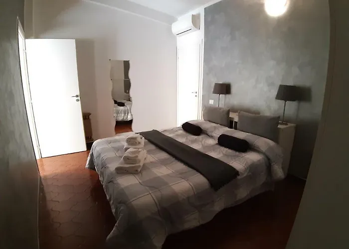 Terrazza アパート マナローラ